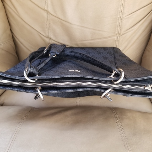 Black Guess Kamryn Purse - Picture 4 of 8